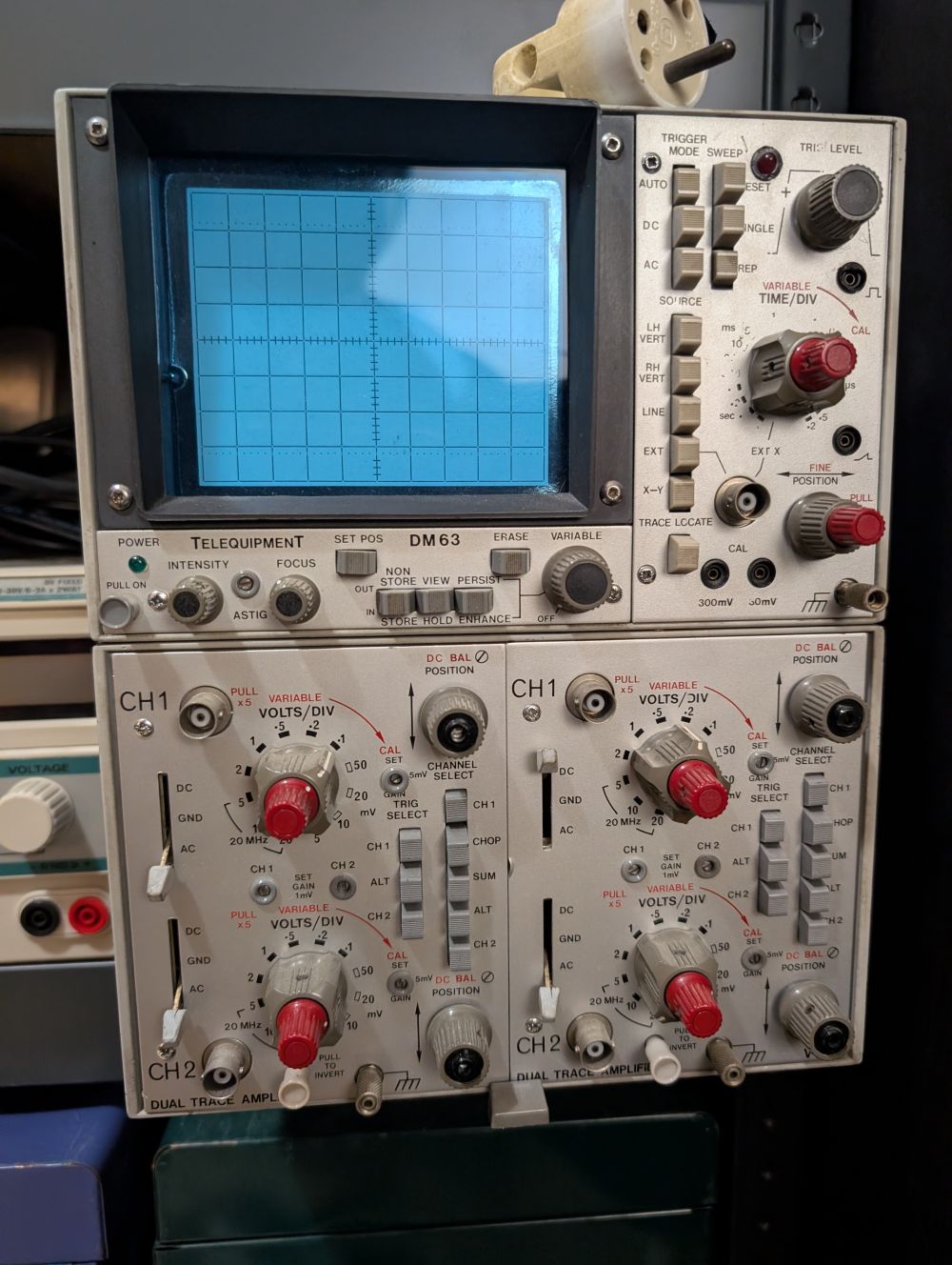 DM63 oscilloscope